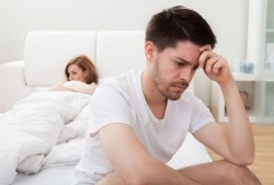 man trekt zich terug in relatie man trekt zich terug in relatie